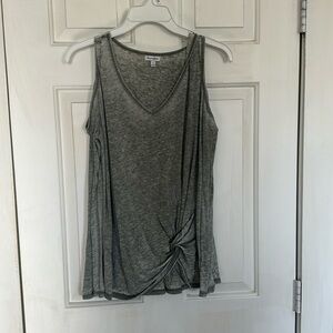 Love Fire Cold Shoulder Green Vneck Size XL
